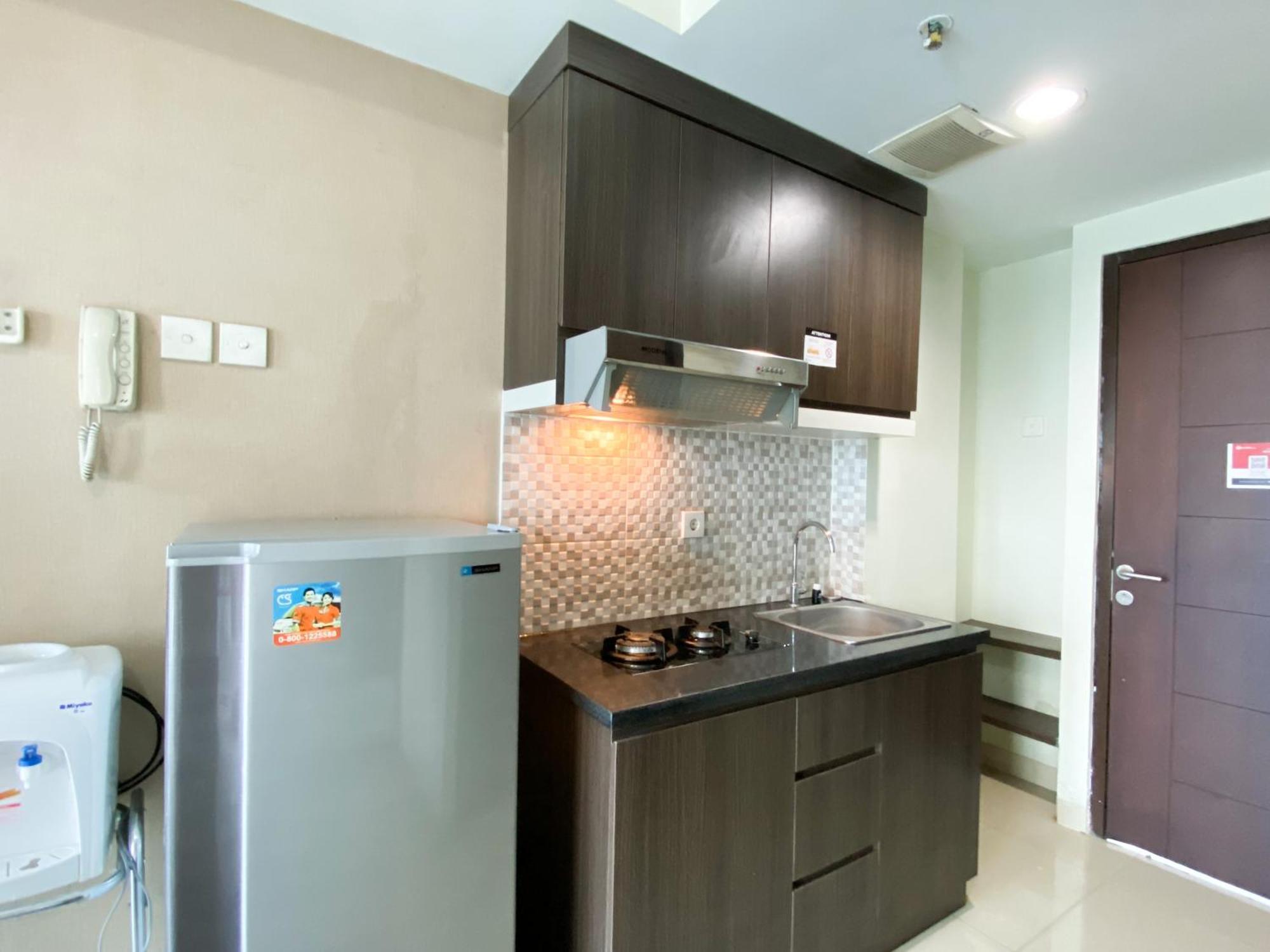 Cozy At 20th Floor Grand Dhika By Travelio * Bekasi